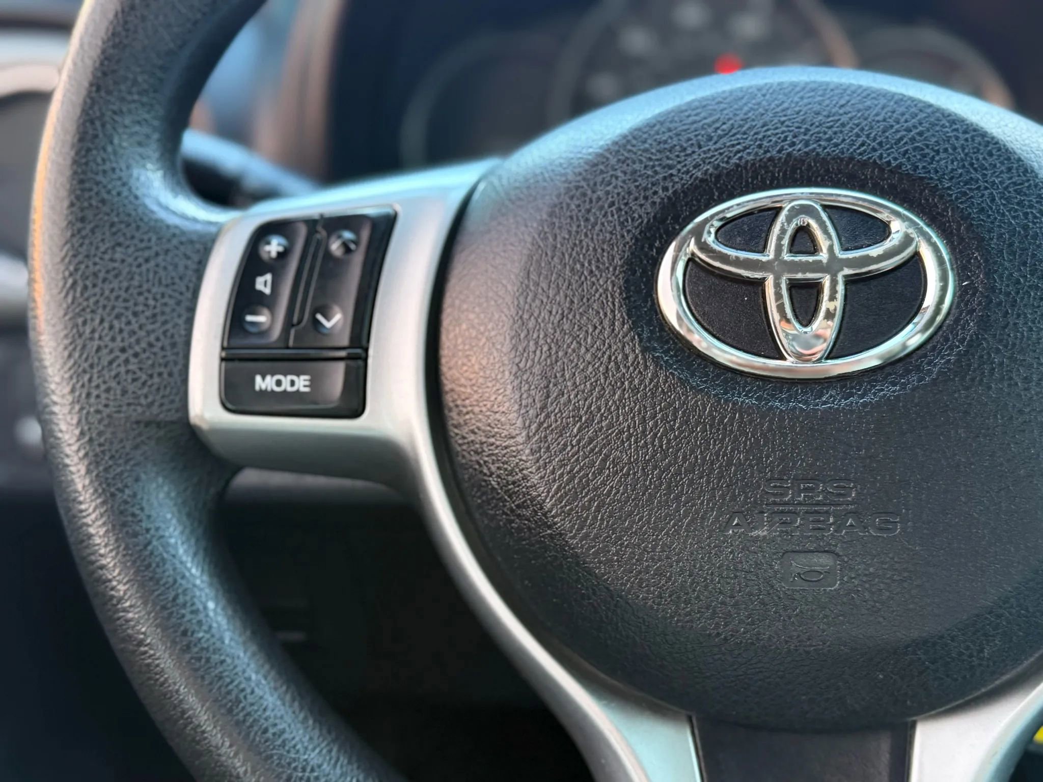 Used 2013 Toyota Yaris LE image 28