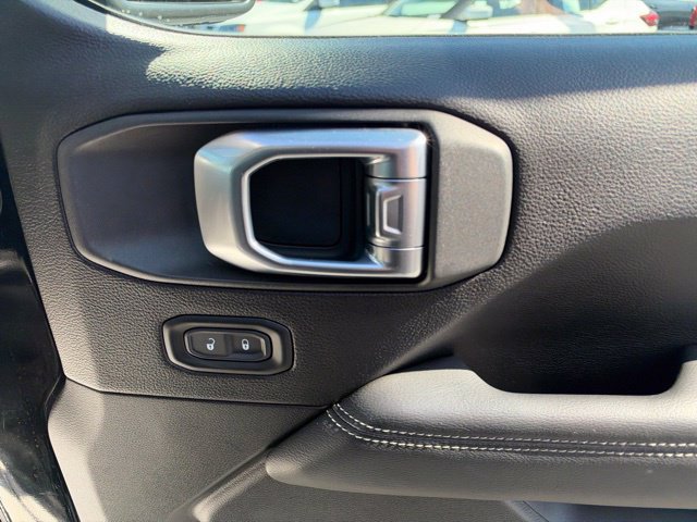 Used 2019 Jeep Wrangler Unlimited Sahara w/ Uconnect 4C Nav & Sound Group AWD/4WD image 35