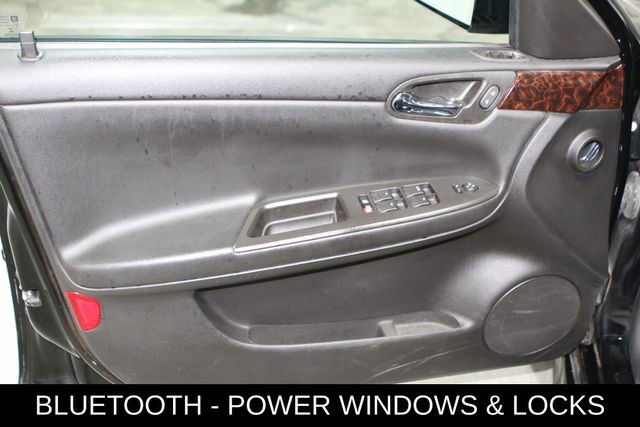 Used 2016 Chevrolet Impala LT FWD image 13