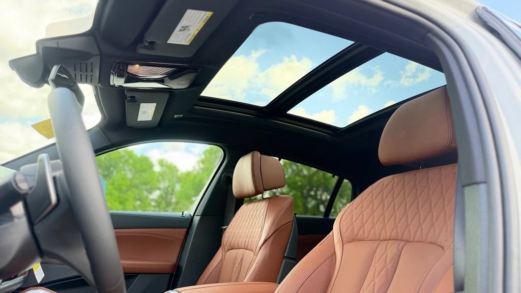 New 2027 BMW X6 M60i AWD/4WD image 16
