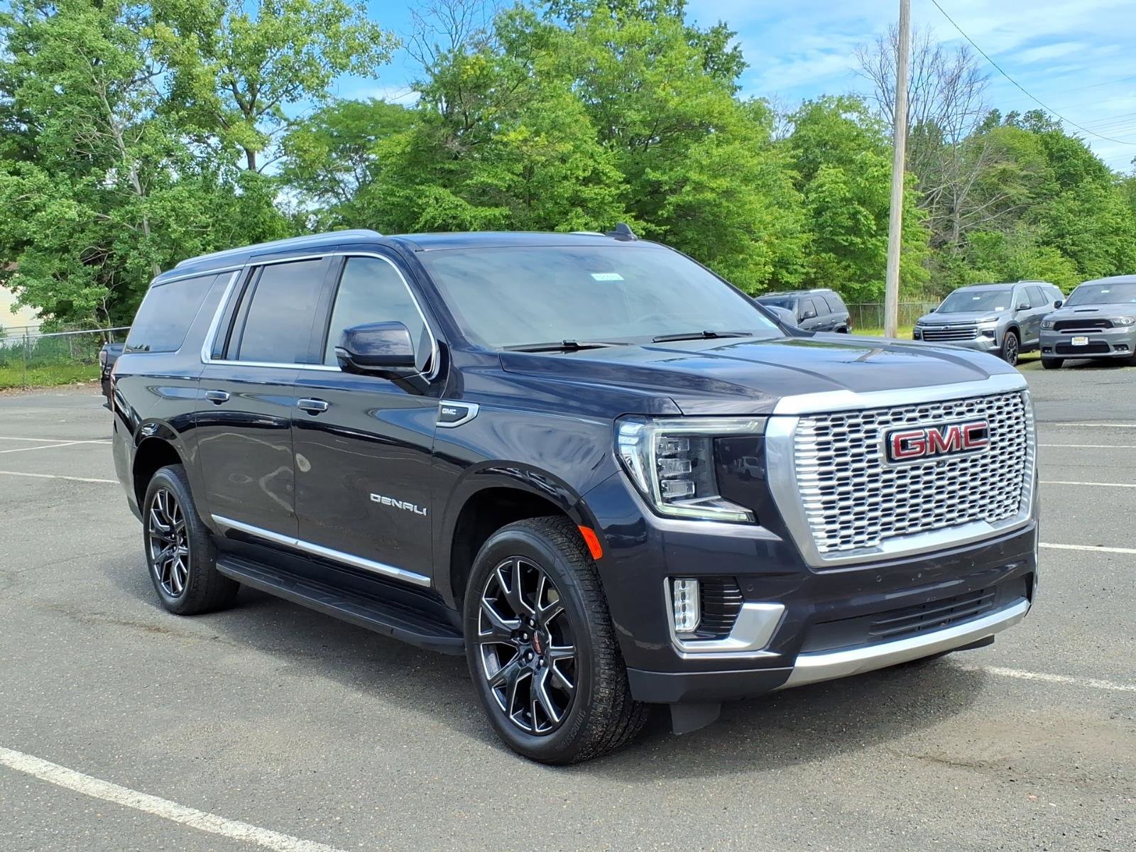 Certified 2024 GMC Yukon XL Denali AWD/4WD image 1