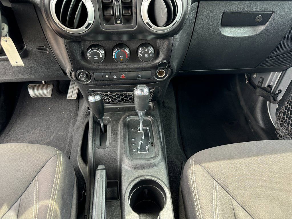 Used 2013 Jeep Wrangler Unlimited Sahara w/ Connectivity Group image 33