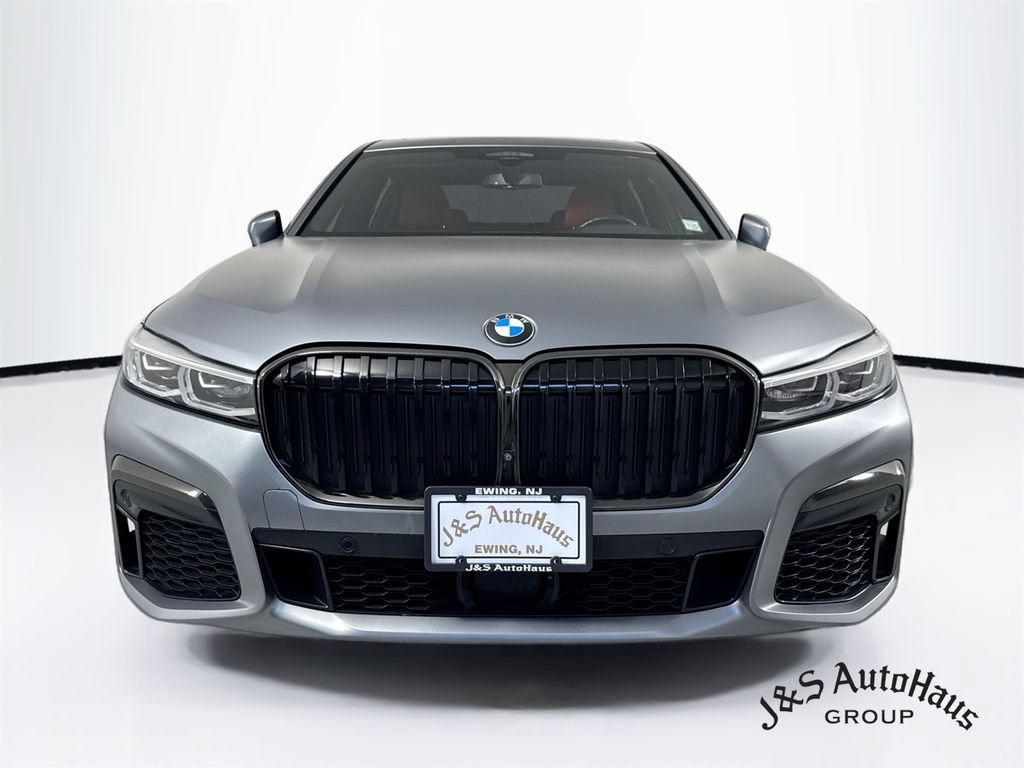 Used 2022 BMW 750i xDrive w/ Executive Package AWD/4WD image 2