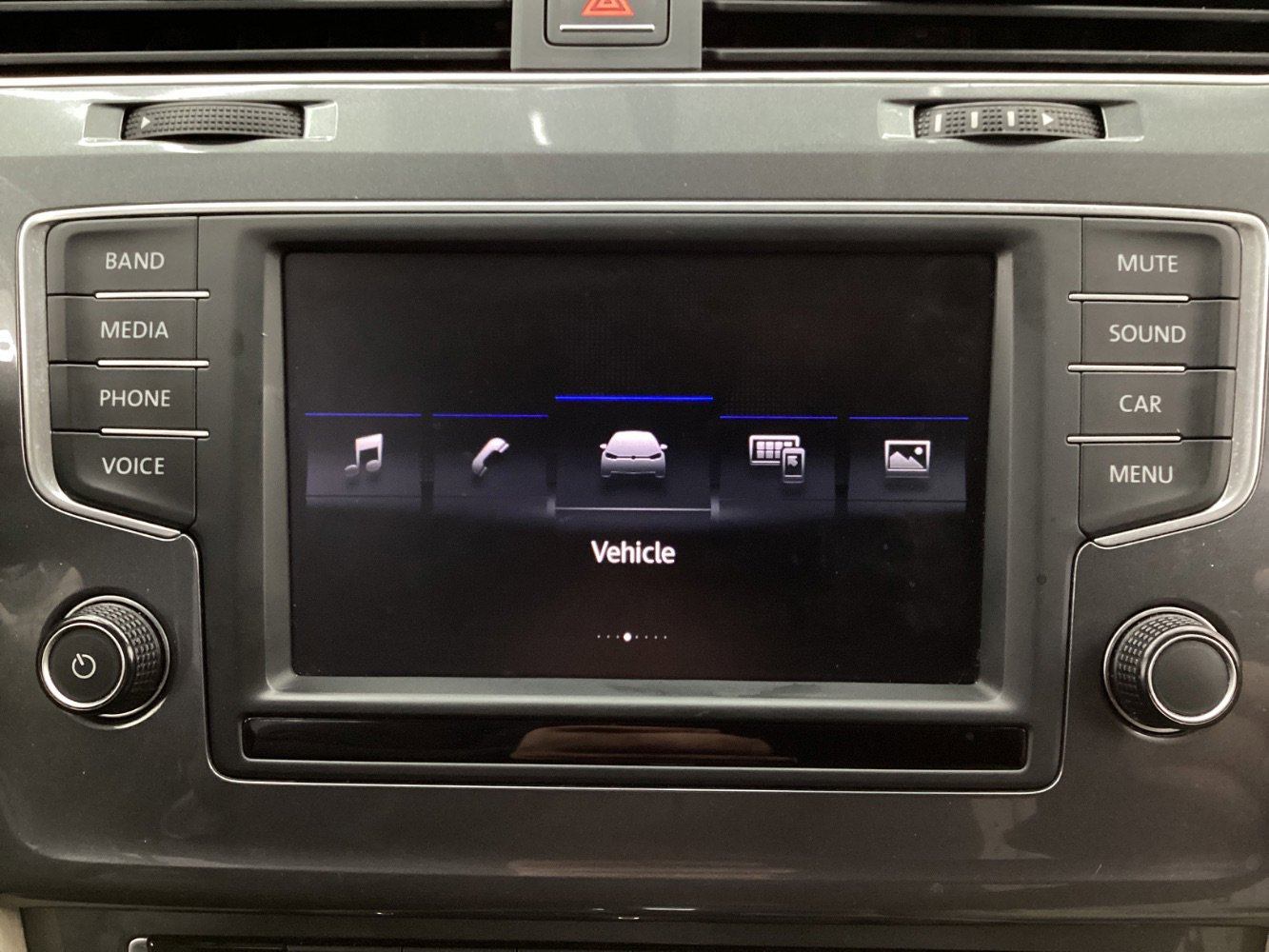 Used 2017 Volkswagen Golf Alltrack S image 34