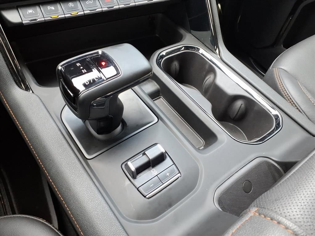 Used 2025 GMC Sierra 1500 AT4 w/ AT4 Premium Package image 26