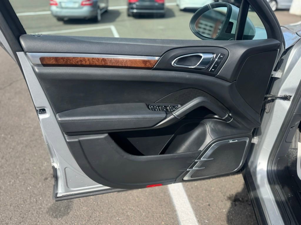 Used 2011 Porsche Cayenne Turbo AWD/4WD image 35