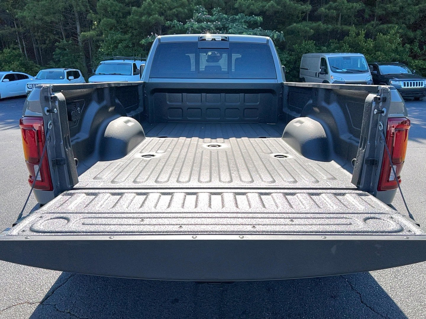 Used 2026 RAM 3500 Laramie w/ Night Edition AWD/4WD image 32