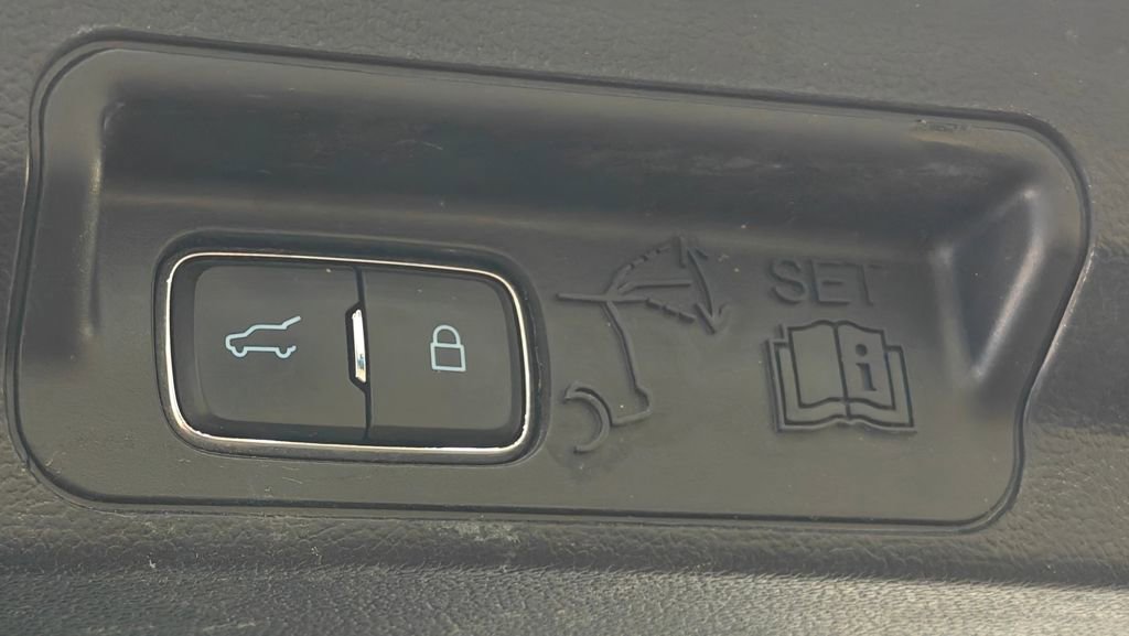 Used 2020 Ford Explorer 2WD image 30