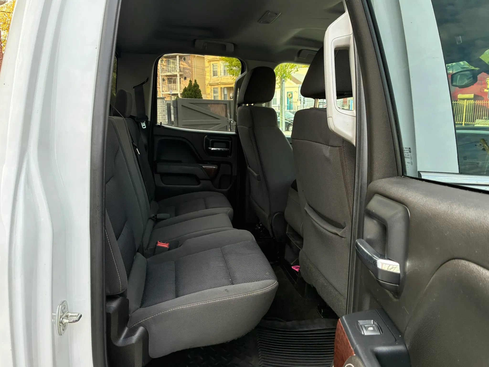 Used 2018 GMC Sierra 1500 SLE w/ SLE Value Package AWD/4WD image 17