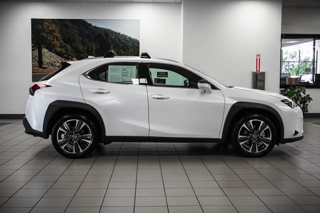 Certified 2025 Lexus UX 300h FWD w/ Accessory Package (Z2) image 5