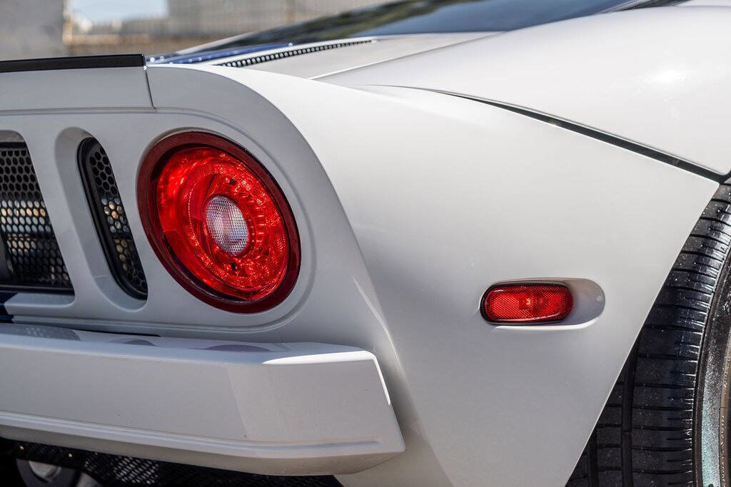 Used 2005 Ford GT image 18