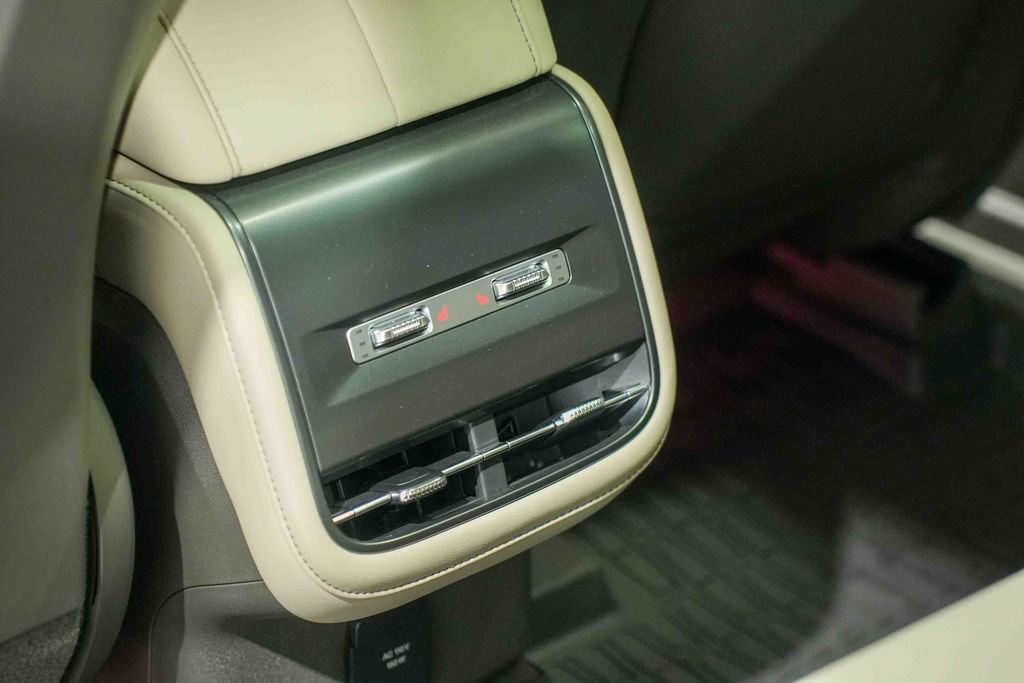 Used 2024 Lincoln Nautilus Reserve w/ Equipment Group 202A image 25