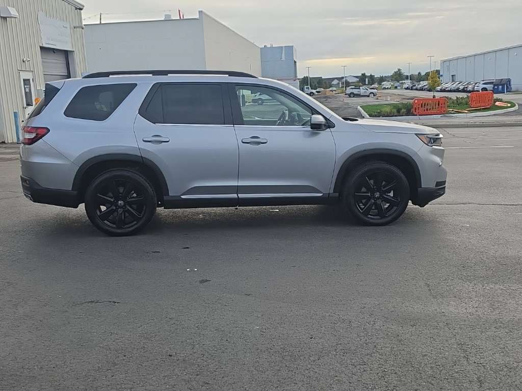 Certified 2025 Honda Pilot Elite image 10