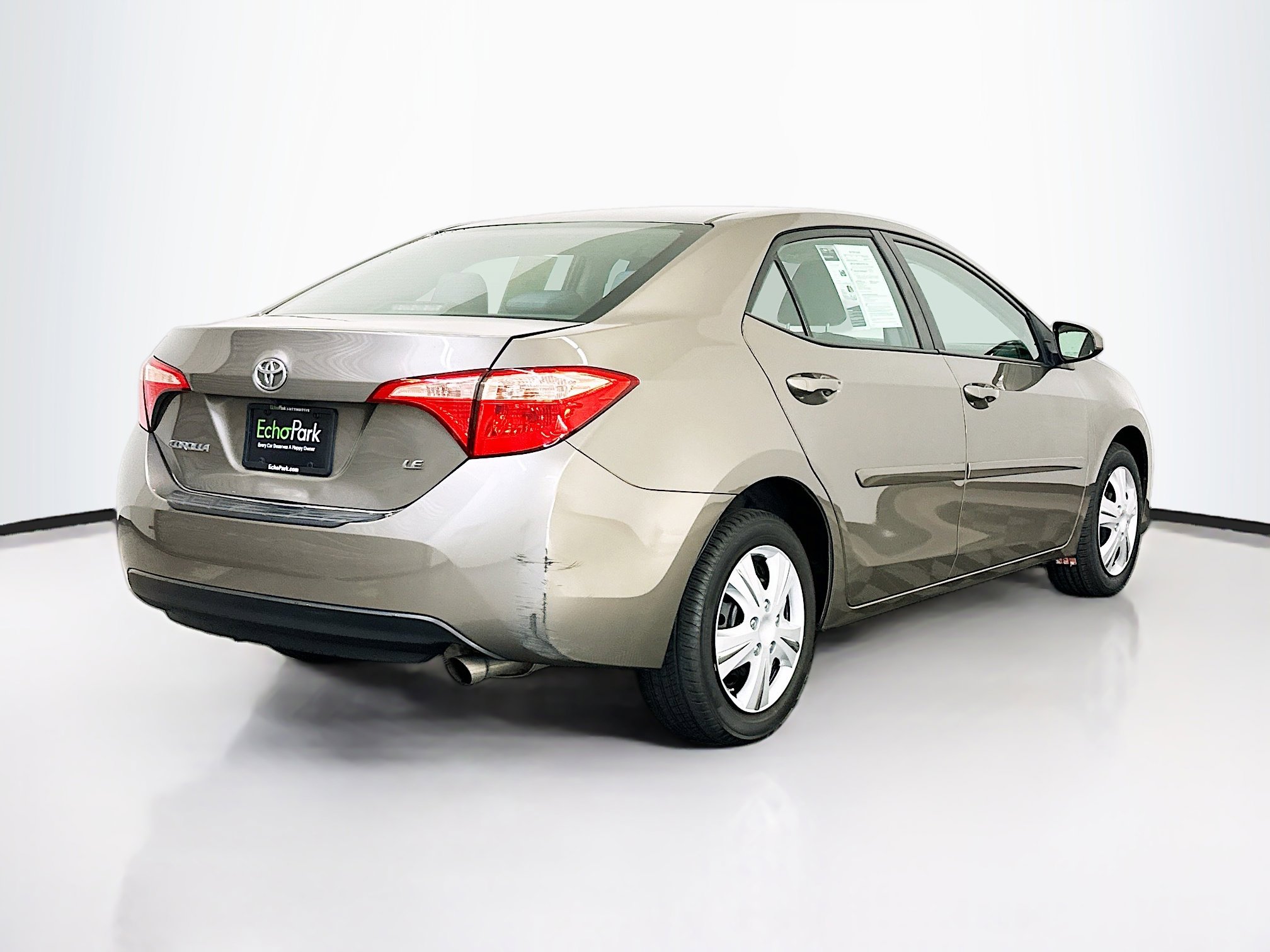 Used 2018 Toyota Corolla LE w/ Body Protection Package FWD image 9