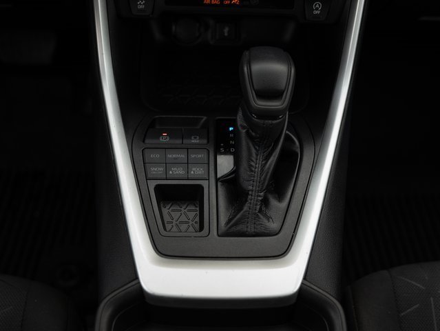 Used 2021 Toyota RAV4 XLE image 21