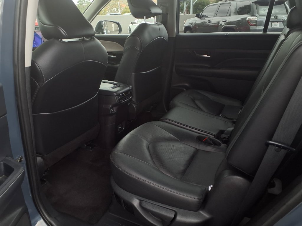 Certified 2024 Toyota Grand Highlander AWD image 20