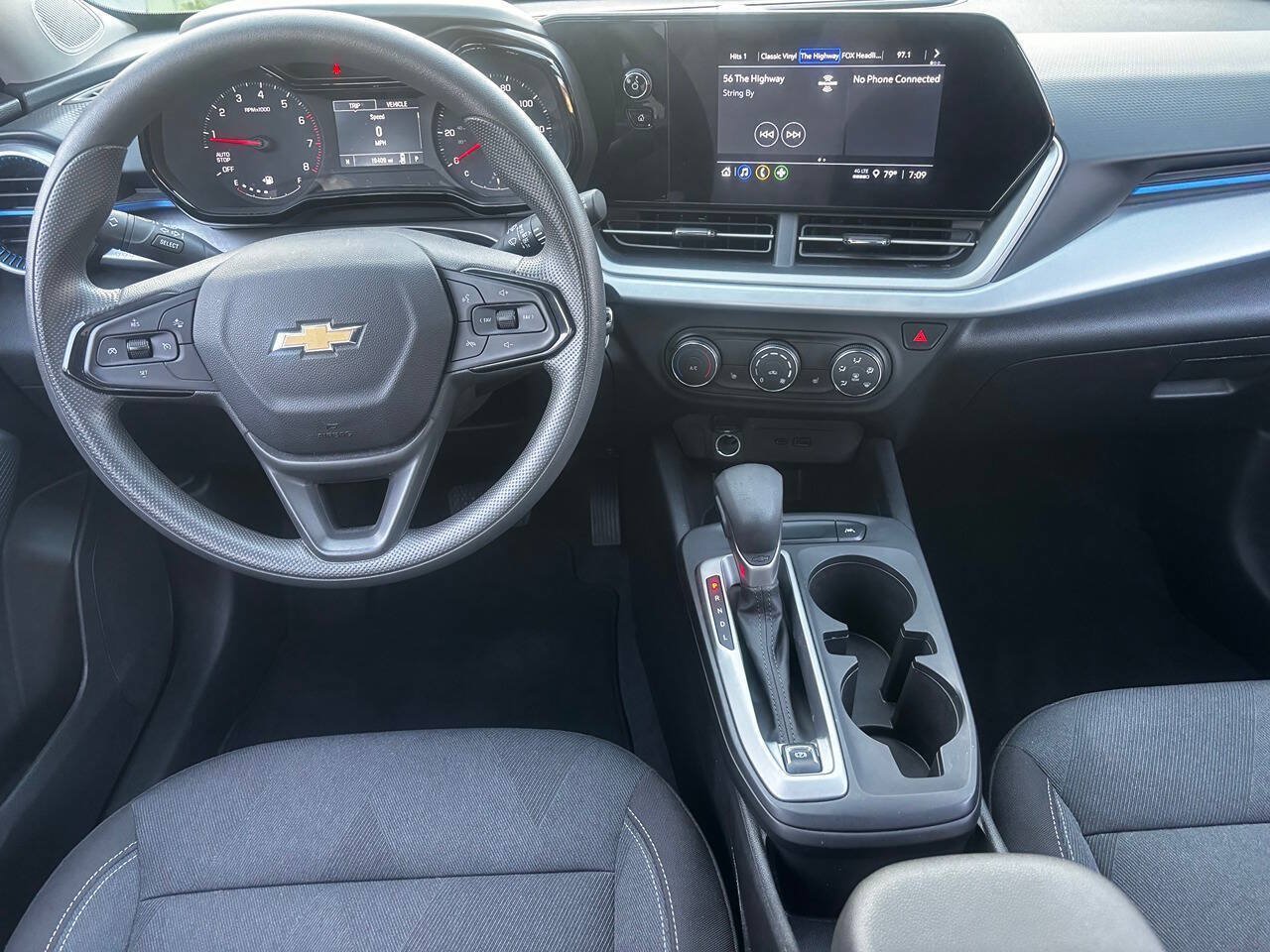Used 2026 Chevrolet Trax LS w/ LS Convenience Package FWD image 12