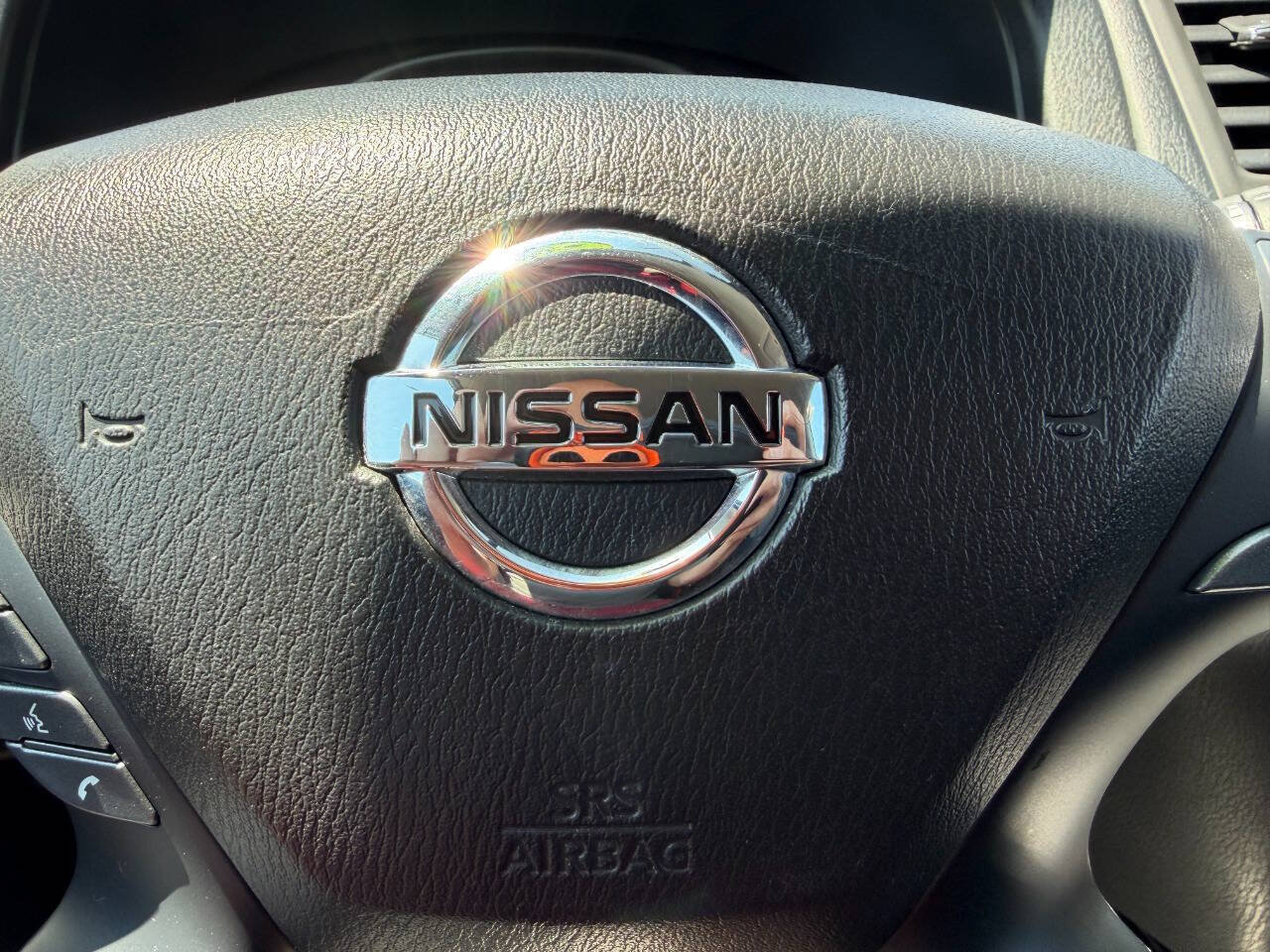 Used 2020 Nissan Pathfinder SL FWD image 21