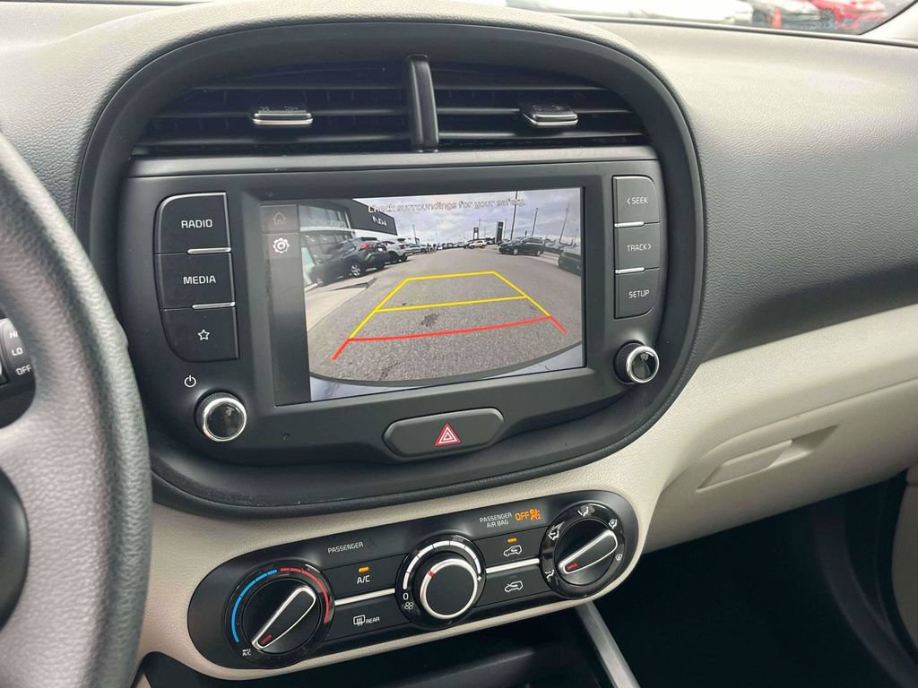 Used 2025 Kia Soul LX w/ LX Technology Package FWD image 20