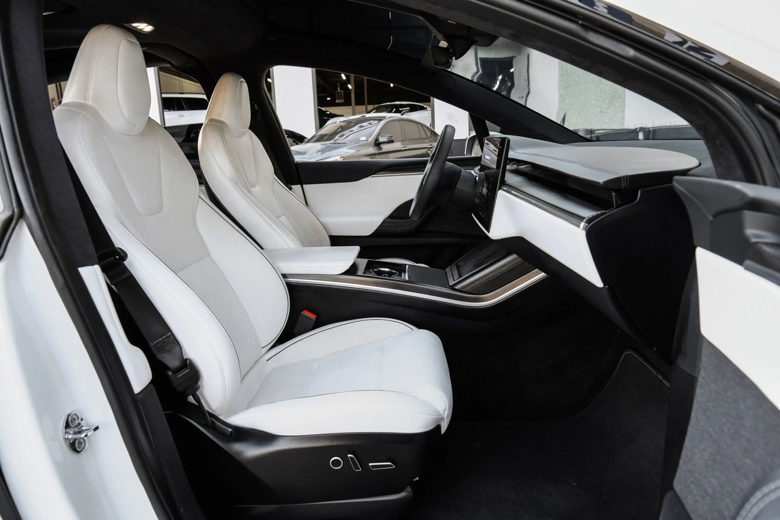 Used 2023 Tesla Model X Plaid image 45