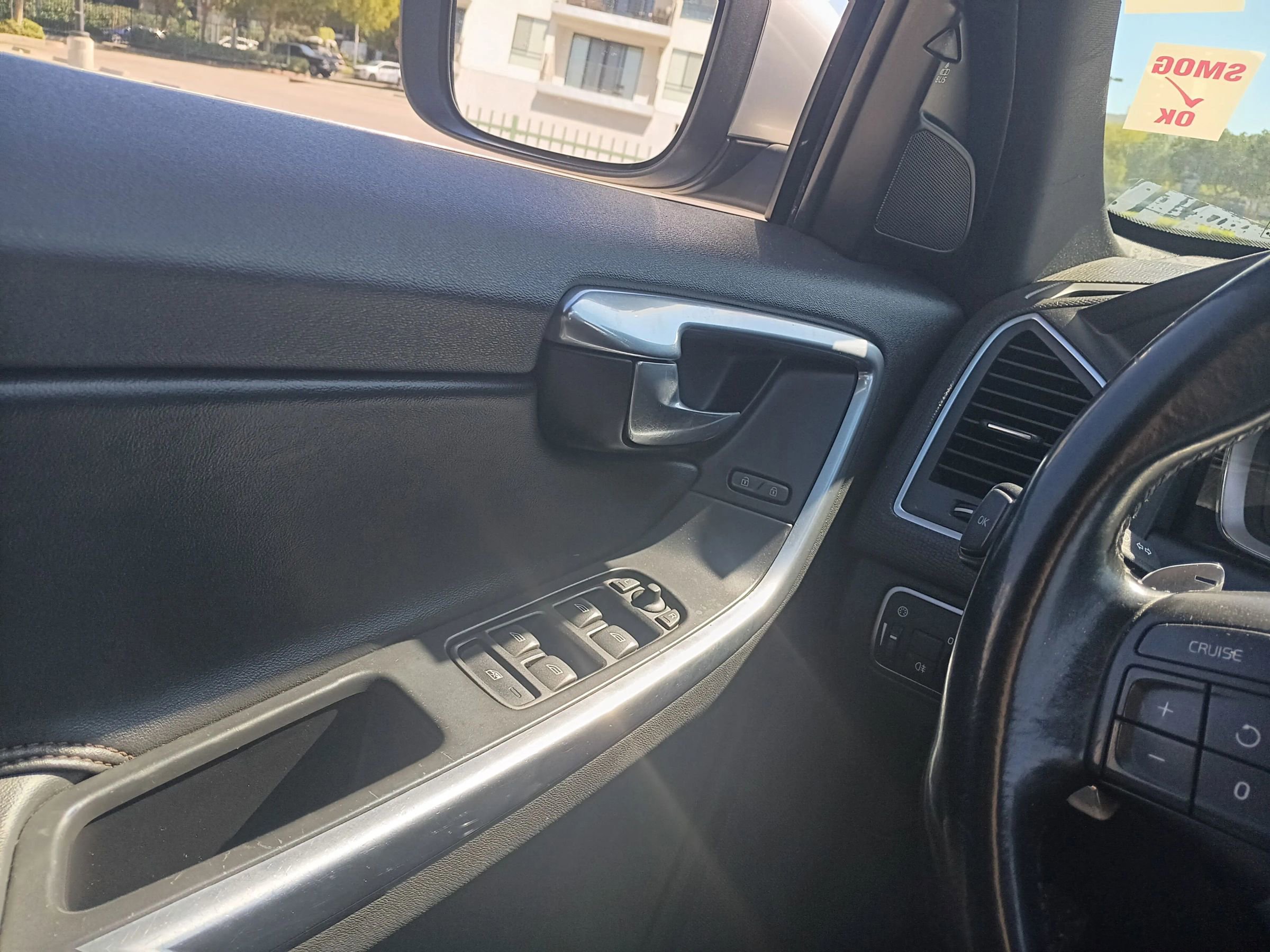 Used 2015 Volvo XC60 T6 image 25