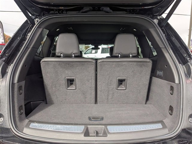 Used 2025 Cadillac XT6 Premium Luxury image 34