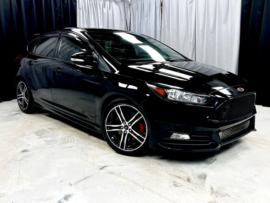 Used 2016 Ford Focus ST image 4