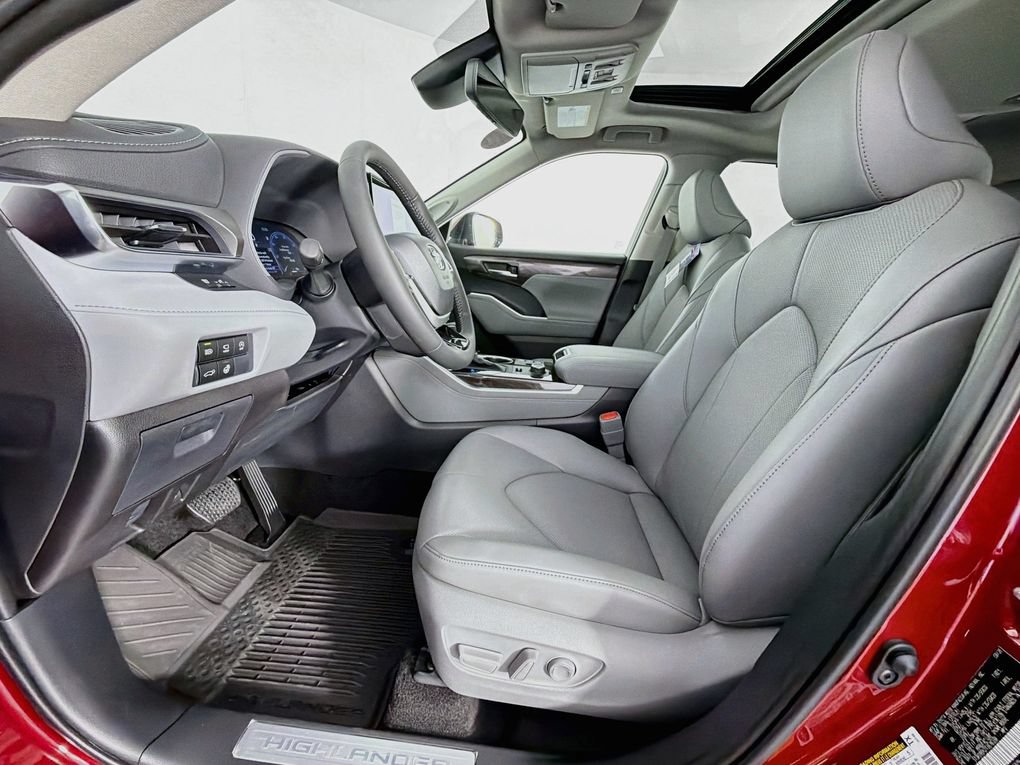 New 2026 Toyota Highlander Limited AWD/4WD image 11