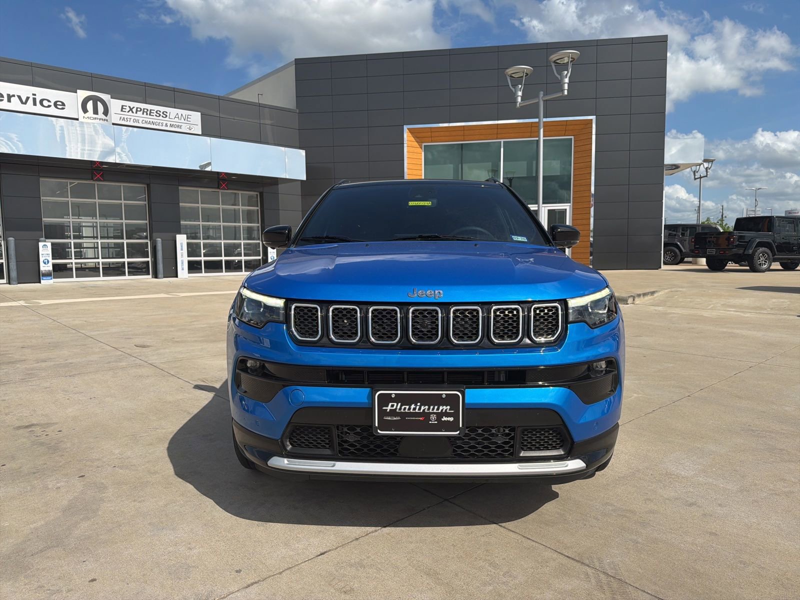 Used 2023 Jeep Compass Limited w/ Elite Group image 8