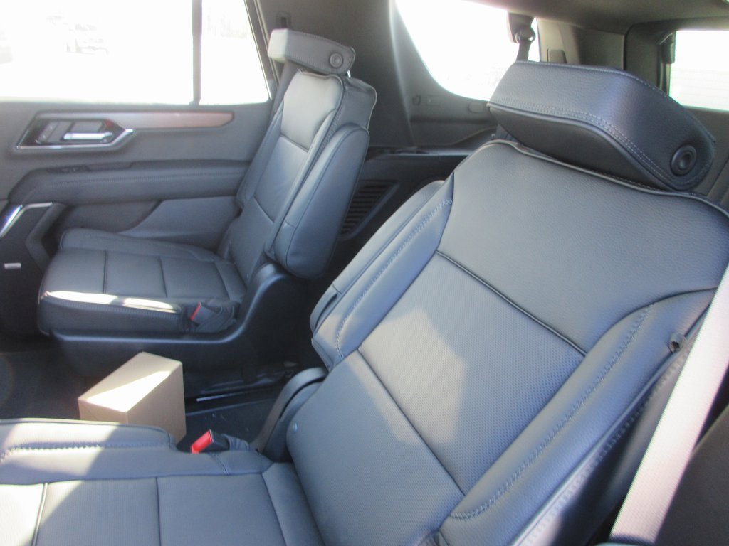 New 2026 GMC Yukon Denali w/ Denali Reserve Package image 13