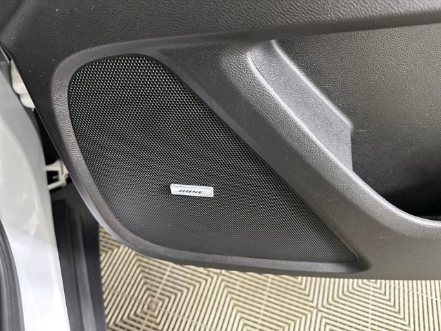 Used 2023 Chevrolet Traverse RS image 30