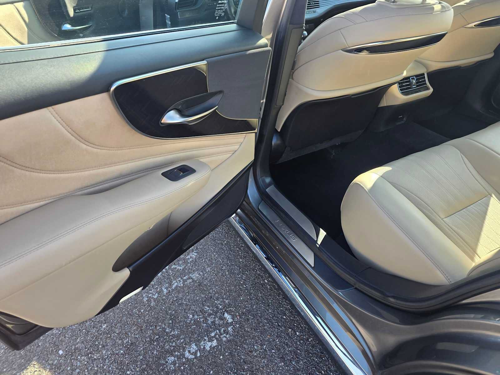 Certified 2023 Lexus LS 500 w/ Interior Upgrade Package RWD image 16