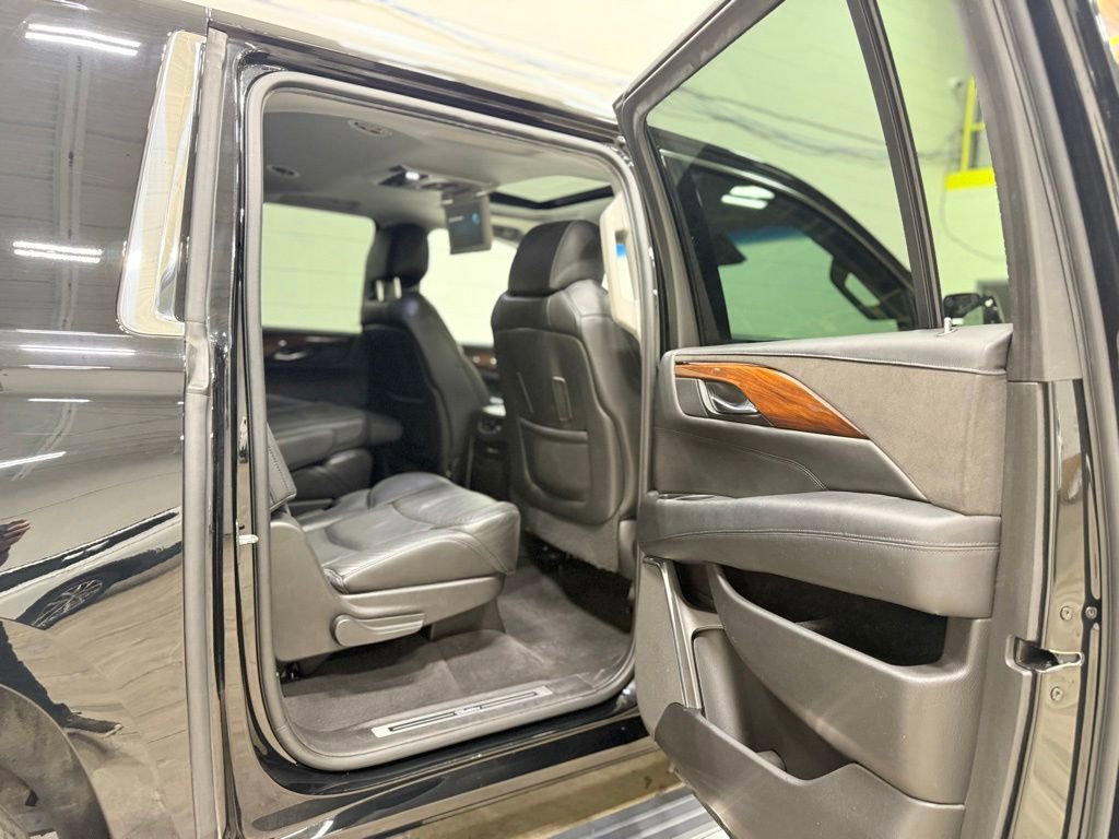 Used 2016 Cadillac Escalade ESV Premium AWD/4WD image 42