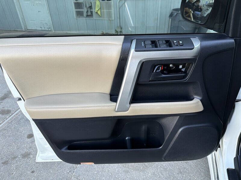 Used 2010 Toyota 4Runner Limited AWD/4WD image 13