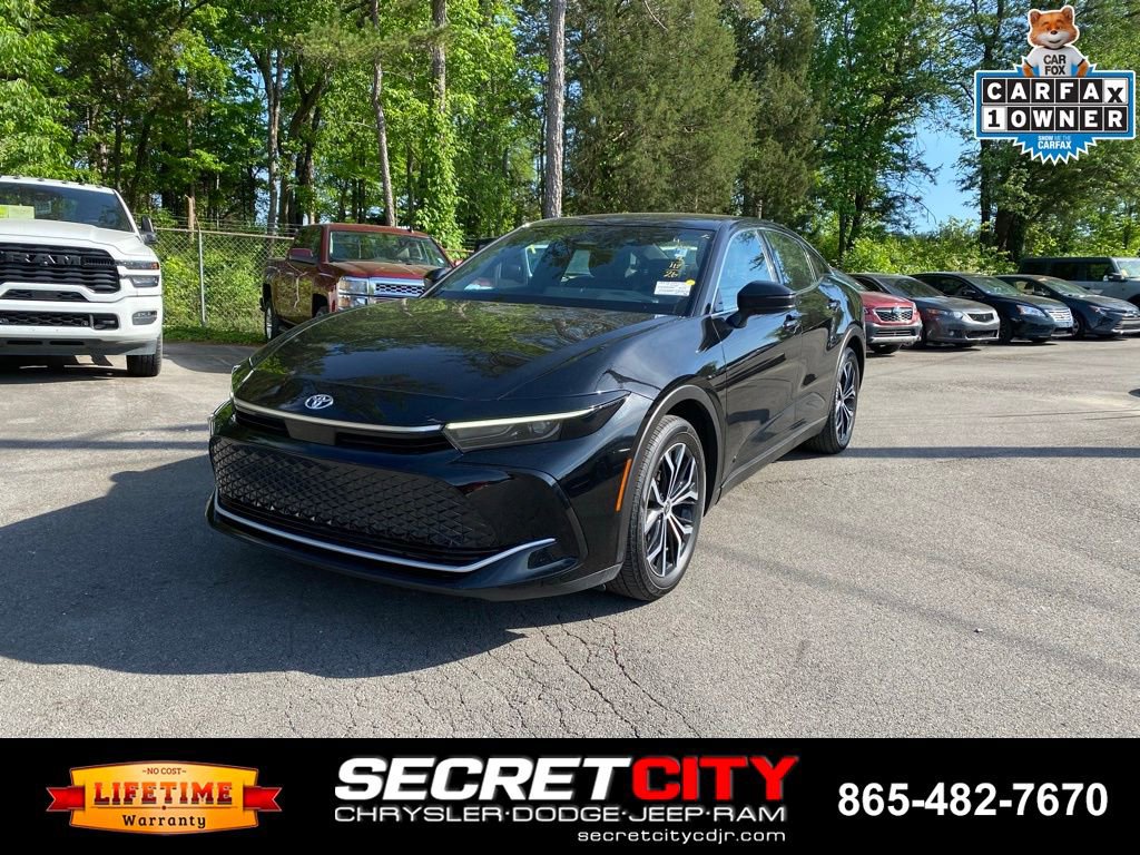 Used 2026 Toyota Crown XLE AWD/4WD image 1