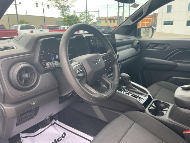 Used 2024 Chevrolet Colorado Trail Boss w/ Technology Package AWD/4WD image 15