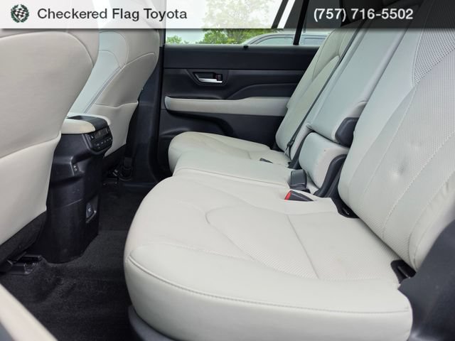 Used 2024 Toyota Grand Highlander AWD image 18