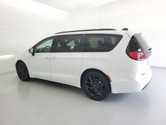 Used 2025 Chrysler Pacifica Limited FWD image 7