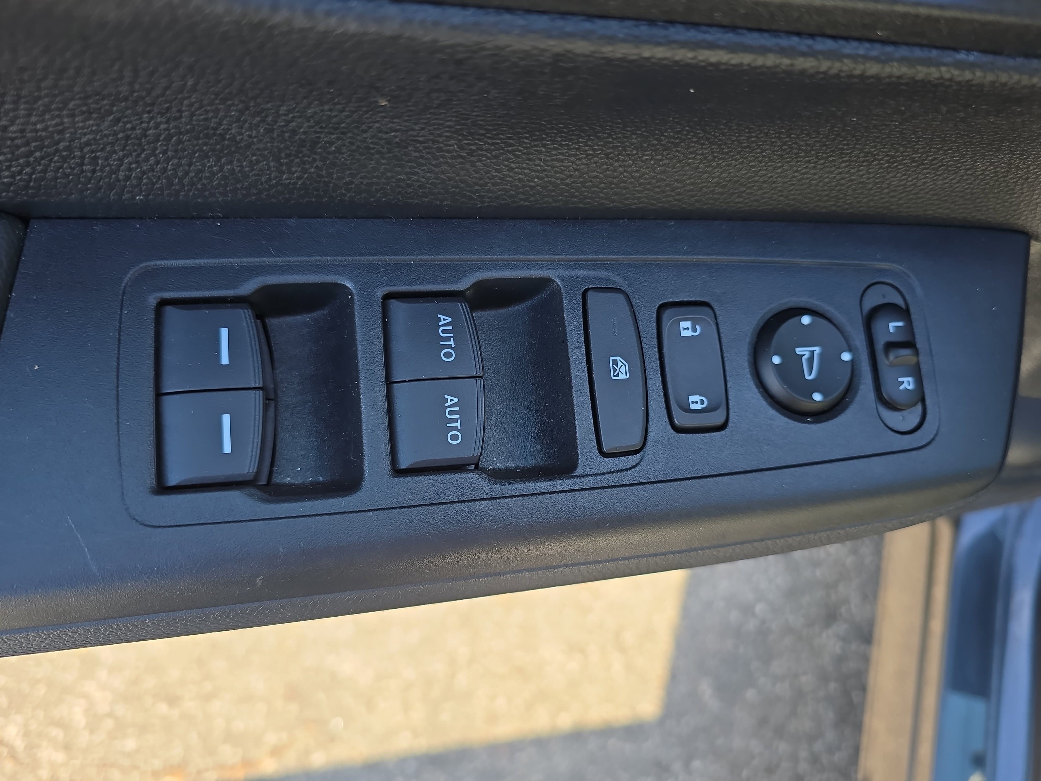 Used 2023 Honda CR-V EX image 28