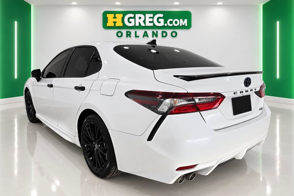 Used 2022 Toyota Camry SE FWD image 2