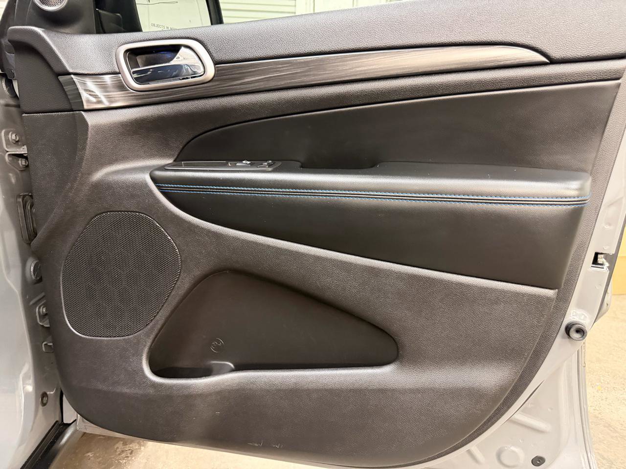 Used 2019 Jeep Grand Cherokee Laredo RWD image 35