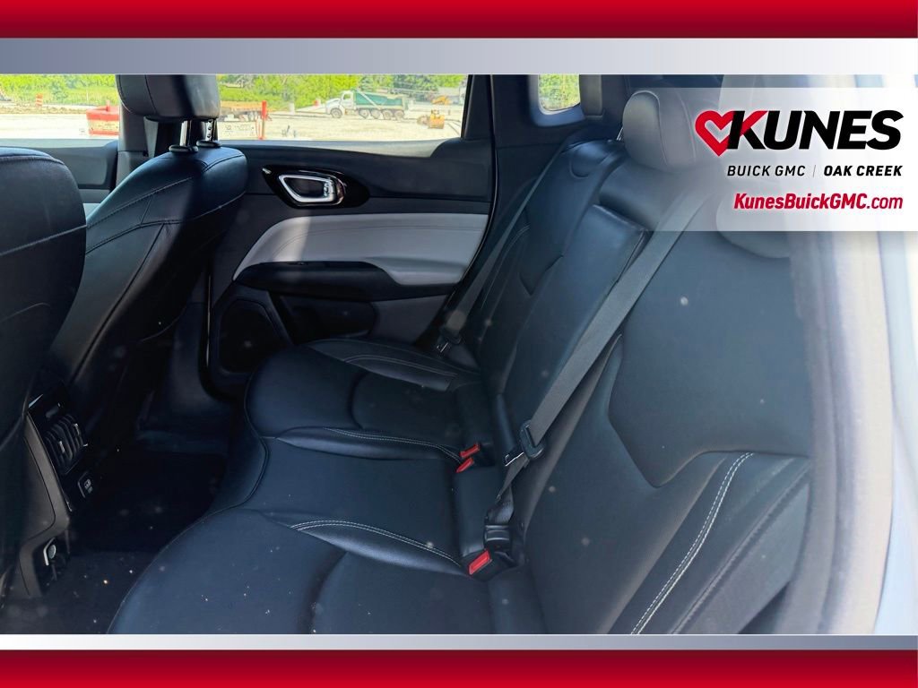 Used 2025 Jeep Compass Limited AWD/4WD image 7