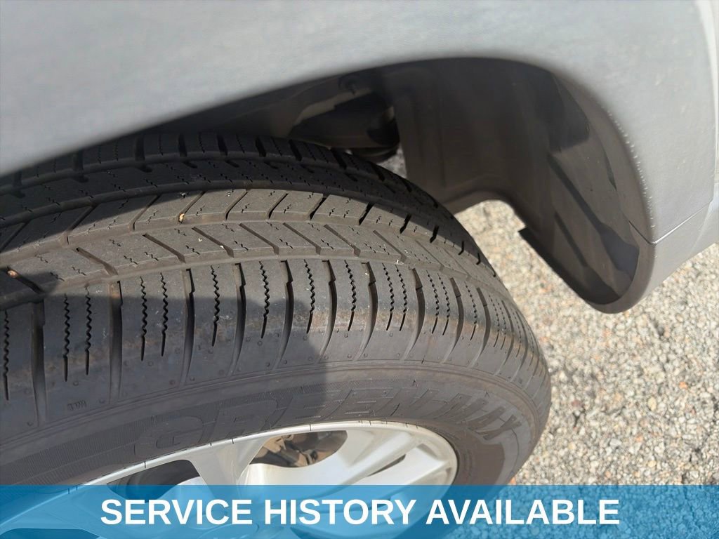 Used 2019 Jeep Cherokee Latitude w/ Cold Weather Group FWD image 6