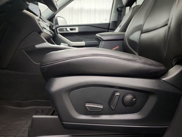 Used 2022 Ford Explorer XLT w/ Equipment Group 202A image 15