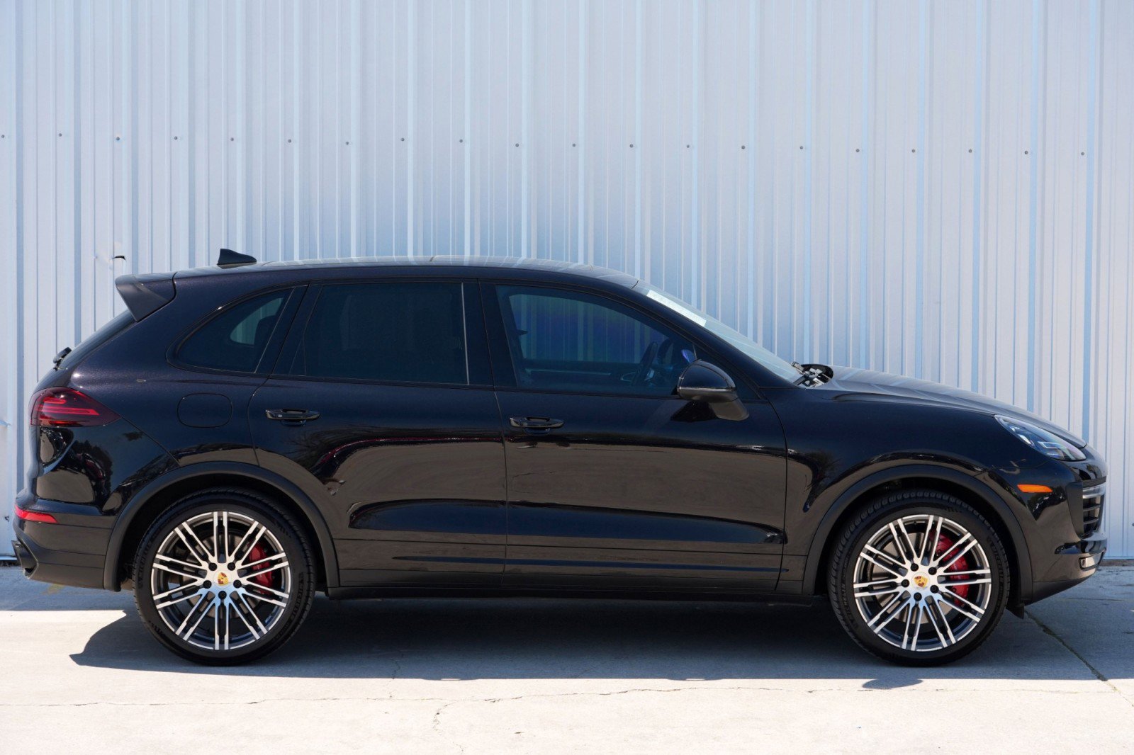 Used 2017 Porsche Cayenne Turbo image 52