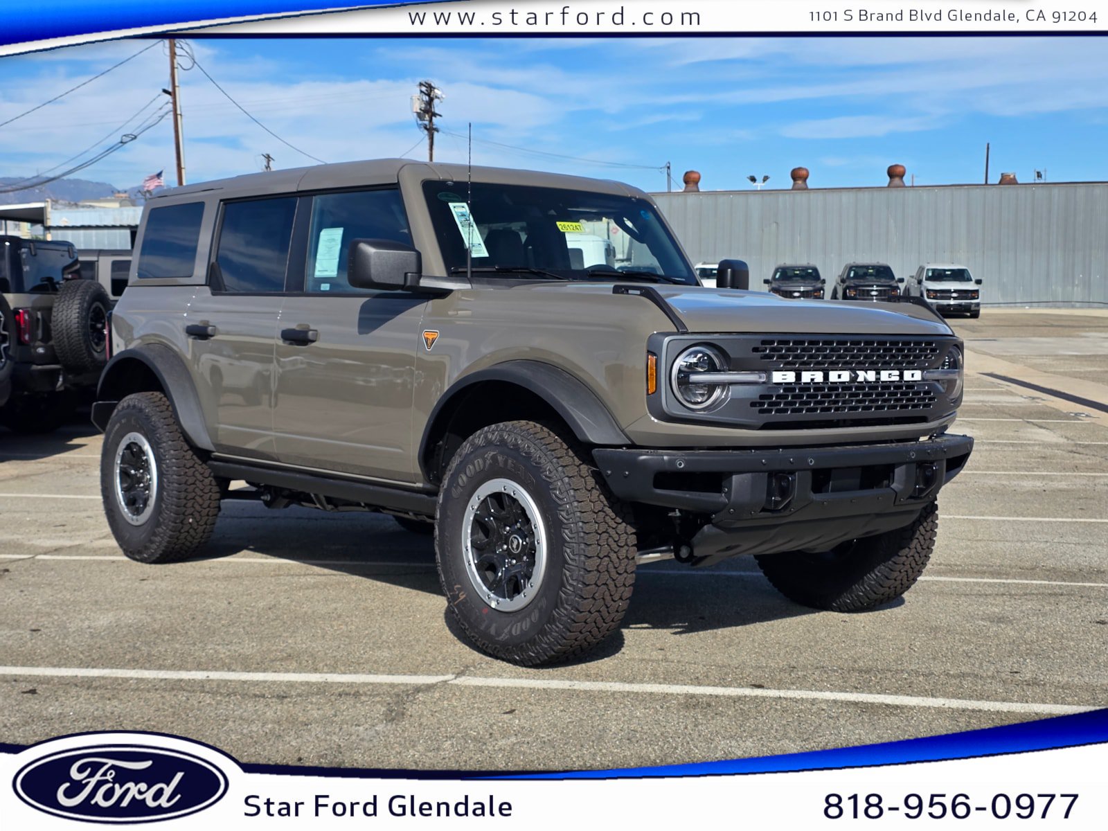 New 2026 Ford Bronco Badlands AWD/4WD image 1