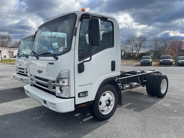 New 2025 Chevrolet Low Cab Forward image 3