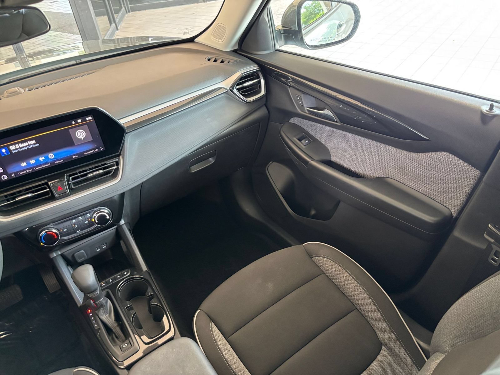 Used 2025 Chevrolet TrailBlazer LT FWD image 34