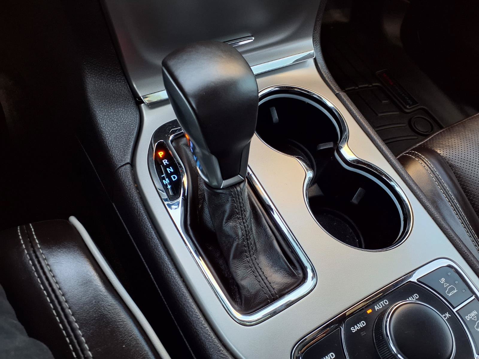 Used 2019 Jeep Grand Cherokee Overland AWD/4WD image 28