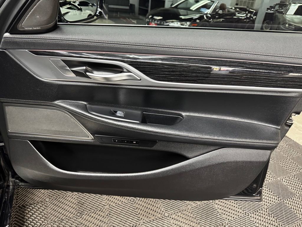 Used 2022 BMW 740i RWD image 55